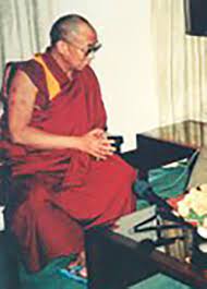 Karmapa Matka maailma katolla elokuvan juliste.